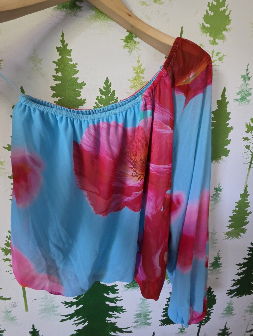 Intempo Bright Blue Off-Shoulder Top with Pink Floral Print